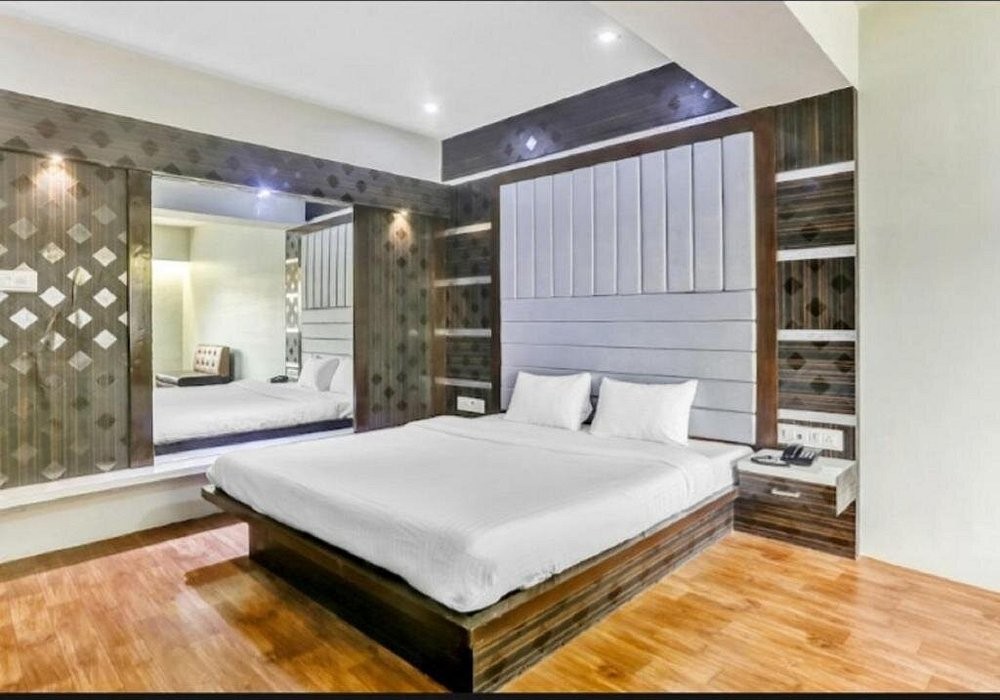 Hotel Vinyasa Residency
